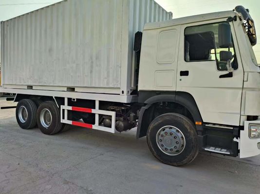 6*4 Radial Tire Design Sinotruck HOWO Bianco camion di seconda mano 10 pneumatici per ruota motrice