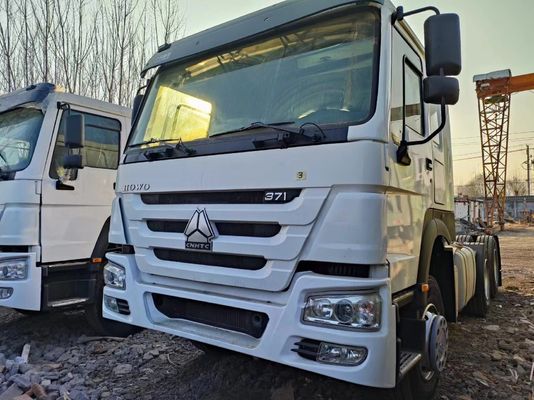 HOWO Sinotuck 6*4 Traktor Truck Colore bianco con pneumatici senza tubi Disegno 8500x2500x3600mm