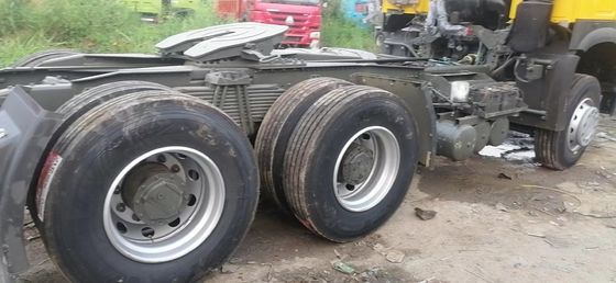 8500x2500x3600mm Sinotruk HOWO 6*4 Camione trattore Camione pesante con pneumatici senza tubo