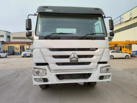 Camion-trattore Sinotruk a guida a destra 6*4 Bianco 6800*2496*2950mm Sedile ≤5