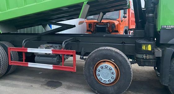 251-350hp Trasmissione manuale Sinotruck HOWO 8*4 Dump Truck per le vostre esigenze