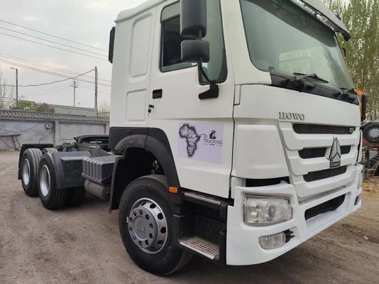 Sinotruck HOWO 6X4 Truck trattore con 351-450 CV e 6-8L di capacità del motore