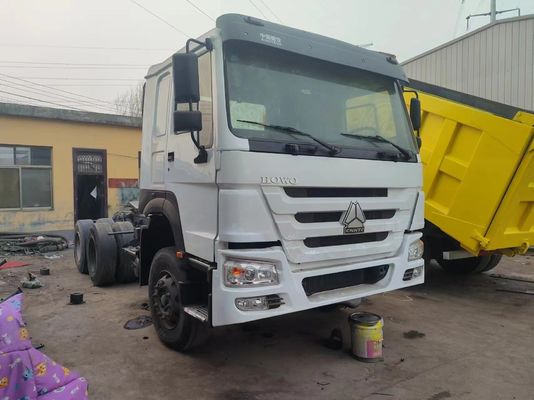 Camion capo Sinotruk HOWO 6*4 Camion trattore con pneumatici senza tubi e in buone condizioni