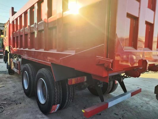 Colore rosso Sinotruk HOWO 6X4 351 450 HP Dump Truck Trasmissione manuale Tipo 8×4 ruota motrice