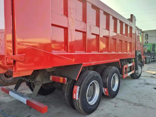 Colore rosso Sinotruk HOWO 6X4 351 450 HP Dump Truck Trasmissione manuale Tipo 8×4 ruota motrice