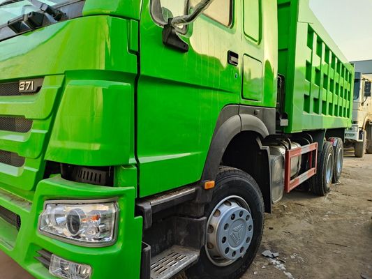 Sinotruk HOWO 6*4 Camionetti di scarico attrezzature per la costruzione Camionetti di scarico da 80 tonnellate con sedili ≤5