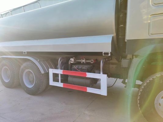 Radial Tire Design Sinotruk HOWO 380HP Watering Truck per il tuo business
