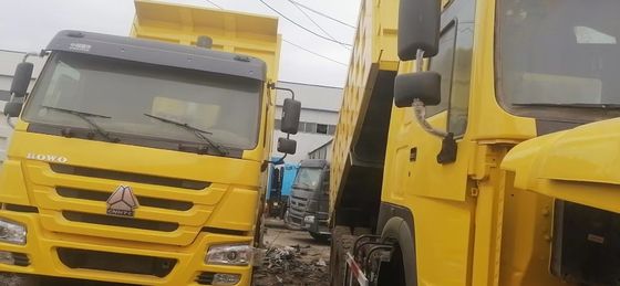 Potenza 351-450 CV Sinotruck HOWO A7 6*4 8*4 HOWO 10 12 Trucks di scarico con ribaltatore a ruote