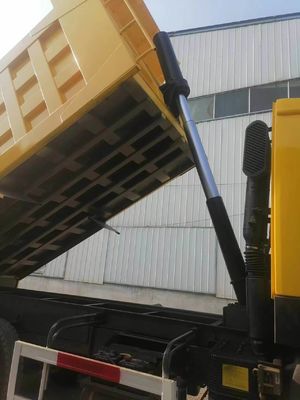 Potenza 351-450 CV Sinotruck HOWO A7 6*4 8*4 HOWO 10 12 Trucks di scarico con ribaltatore a ruote