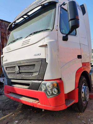Sinotruk Howoa7 Tractor Truck Head con motore Weichai 6800x2500x3500mm ed efficienza