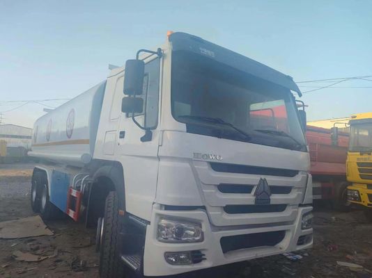 Capacità del motore 4-6L 6X4 Carburante di acciaio al carbonio camion cisterna per petrolio gas diesel 25000 litri