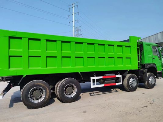 Progettazione di pneumatici radiali 12 pneumatici Sinotruk HOWO 8*4 Green Color Dump Truck per ≤5 posti