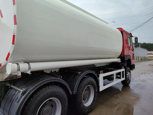 10cbm HOWO 4X2 Cisterna di rifornimento dell'olio Camionino di trasporto mobile distribuzione di carburante per ≤5 posti