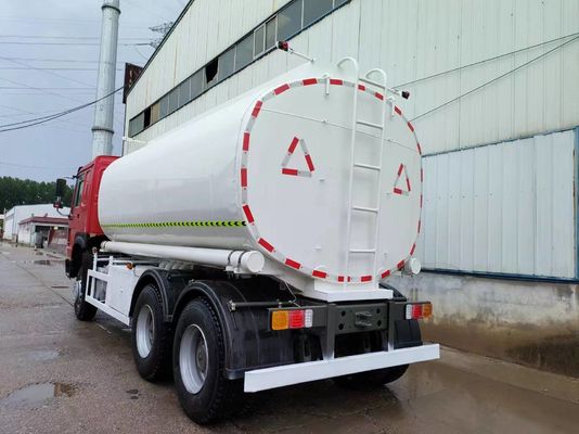 10cbm HOWO 4X2 Cisterna di rifornimento dell'olio Camionino di trasporto mobile distribuzione di carburante per ≤5 posti