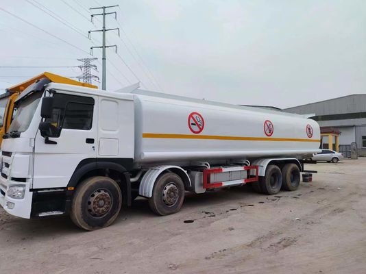 Usato HOWO 8*4 Fuel Oil Tank Truck 20000L Euro 3/4/5 per i vostri progetti di costruzione