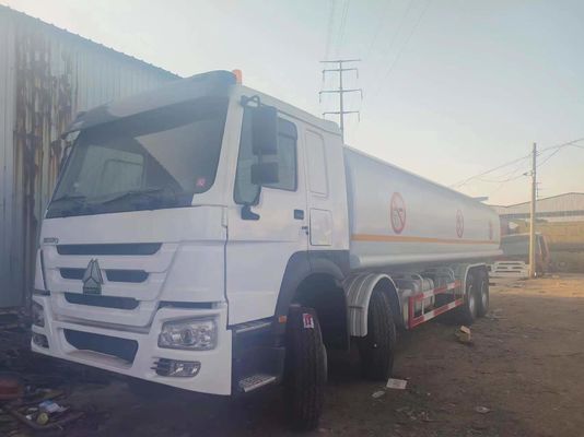 Usato HOWO 8*4 Fuel Oil Tank Truck 20000L Euro 3/4/5 per i vostri progetti di costruzione