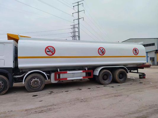 351-450 CV Siontruk HOWO Euro 3/4/5 8*4 Fuel Tanker Truck 10350X2496X3048mm per la consegna del carburante