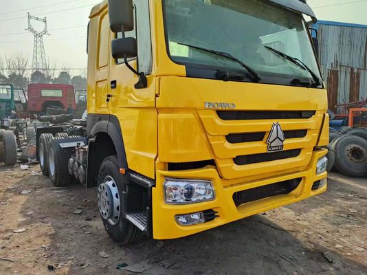 Disegno pneumatico senza tubi Sinotruk 6*4 Camione trattore giallo Camione testa Sinotruk