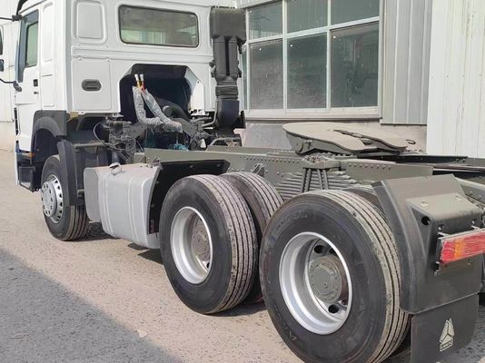 Sinotruk HOWO 6*4 Truck trattore in bianco con pneumatici senza tubi e certificazione GCC
