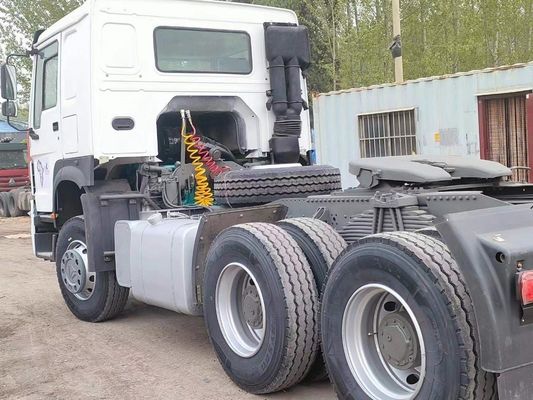 6×4 ruota motrice Sinotruck HOWO 371HP Trattor Truck 8.55*2.5*3.5m con alta durata