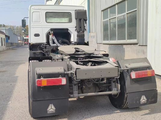 Sinotruk HOWO 6*4 Camion-trattore a destra 6800*2496*2950mm Condizione usata