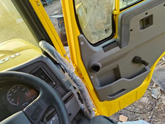 6*4 Gallo U-Typ Tipper Truck Direzione destra Construction Dump Trucks HOWO Sedie ≤5