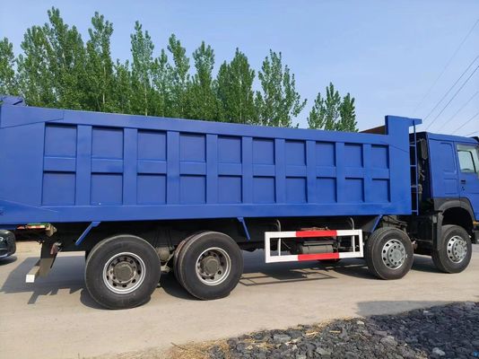 Sinotruk HOWO 8*4 usato blu con cilindrata di 6-8 litri e a guida a destra