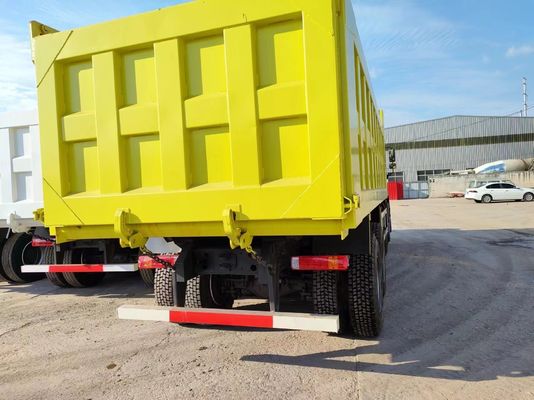 12 ruote Sinotruk HOWO 8*4 Front Lifting Style Dump Truck Trasmissione manuale