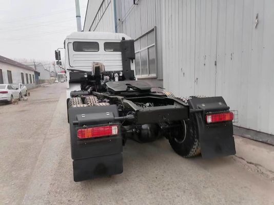 6X4 Sinotruck MANUALE HOWO Camioni manuali Testa usata Camione trattore con pneumatici radiali