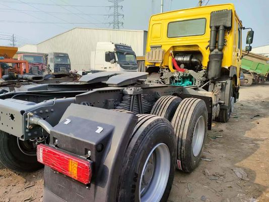 Sinotruk HOWO Camion pesante 6*4 Camion trattore giallo con emissioni Euro 3/4/5 e ≤5 posti