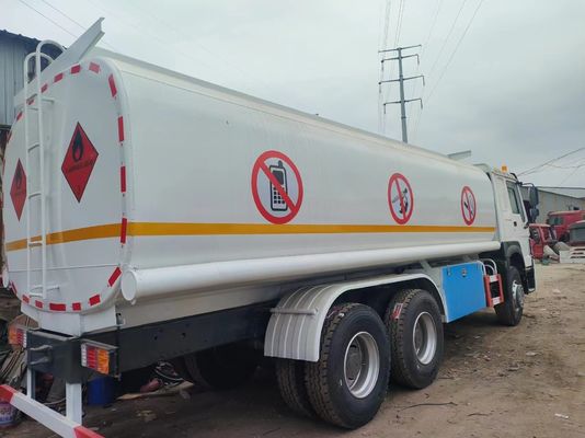 Camion cisterna di carburante 6*4 10 ruote Camion cisterna in acciaio al carbonio Camion cisterna per petrolio gas Diesel 25000 litri