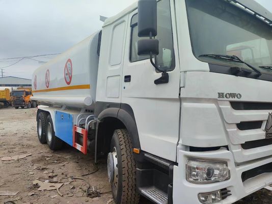 Camion cisterna di carburante 6*4 10 ruote Camion cisterna in acciaio al carbonio Camion cisterna per petrolio gas Diesel 25000 litri