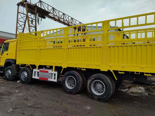 Progettazione di pneumatici radiali HOWO Sinotruk 8*4 Cargo Truck Truck di seconda mano con motore Weichai