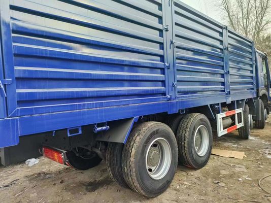 Sinotruck HOWO Blu 8*4 Box Truck 10 pneumatici Camion usato con 6×4 ruota motrice