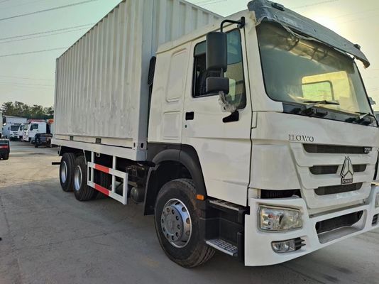 6*4 Radial Tire Design Sinotruck HOWO Bianco camion di seconda mano 10 pneumatici per ruota motrice