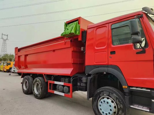 Capacità del motore 6-8L Utilizzo HOWO Camionino 12 pneumatici Camionini 6X4 in rosso