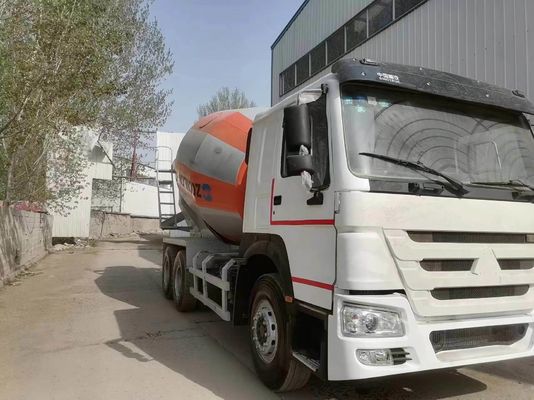 6×4 Sinotruck HOWO Camione cisterna miscelatrice con 8500x2500x3600mm Dimensioni